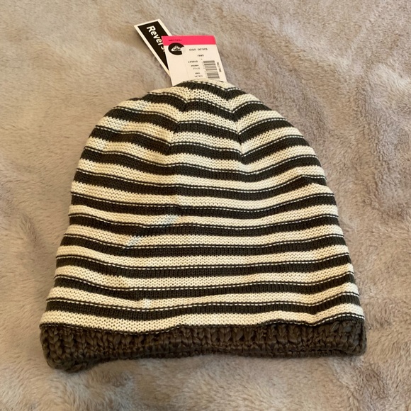Roxy Rally Time reversible striped beanie, charcoal and white stripe, NWT - Picture 7 of 10